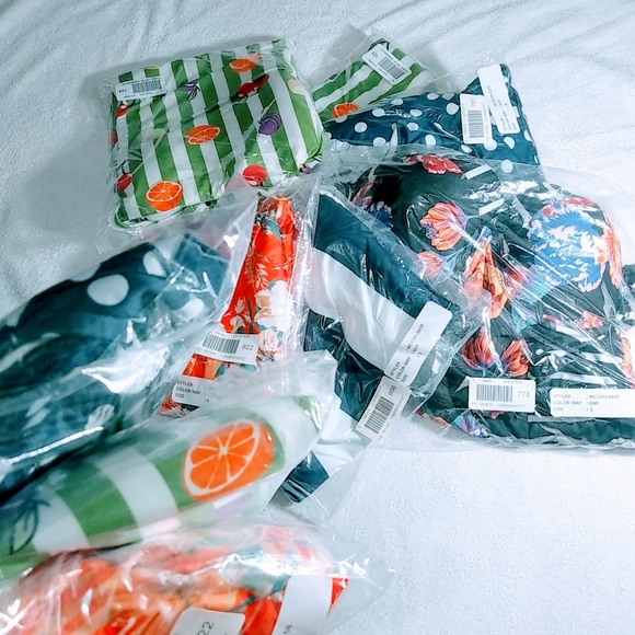 Modcloth The Reese Retro Swimsuit - Picture 10 of 10